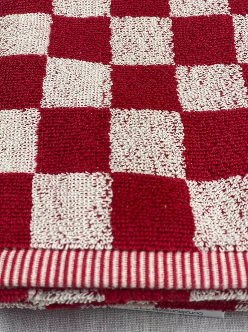 Foto 1 Handdoek grote blok Rood