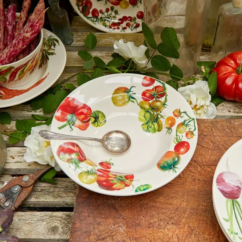 Foto 4 Tomatoes soup plate
