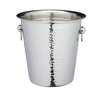 Foto van Gehamerde champagne koeler