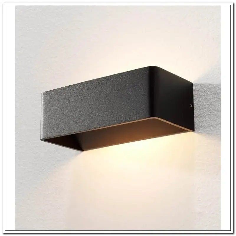 Foto 1 Mainz wandlamp zwart  WL MAINZ ZW  LED zwart 7 cm