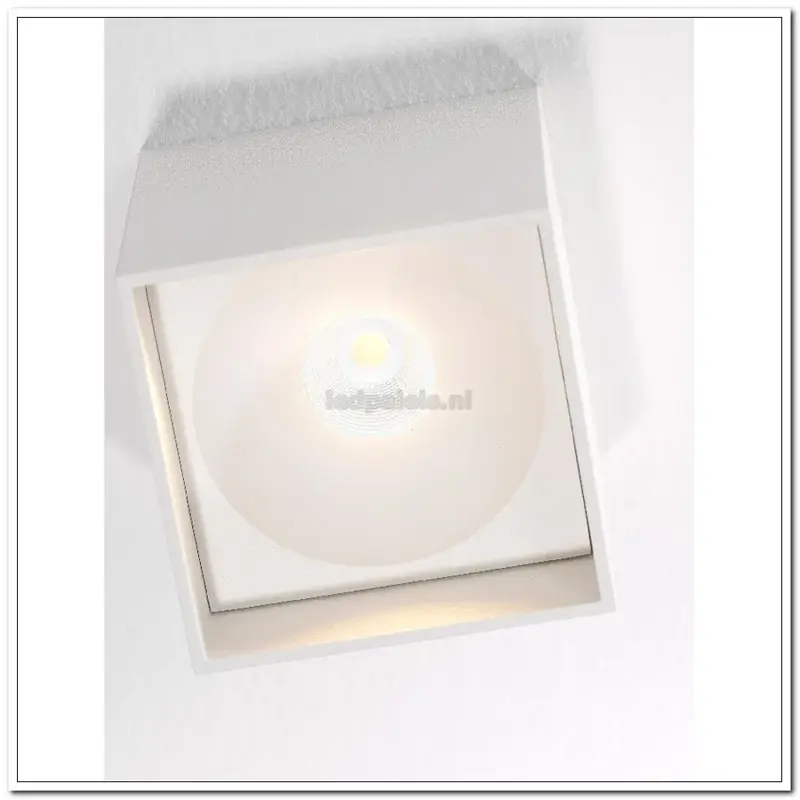 Foto 2 PLafondlamp spot wit "Brock" 10x10x10cm LED 7W dimbaar