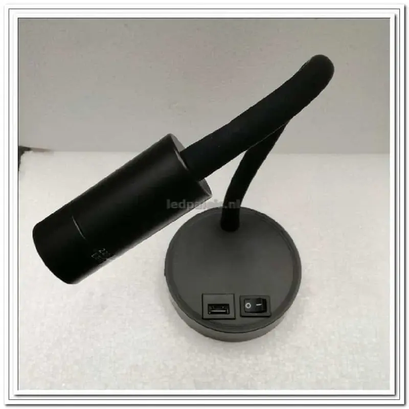 Foto 10 Wandspot LED met usb oplader zwart 3w 2700k rond