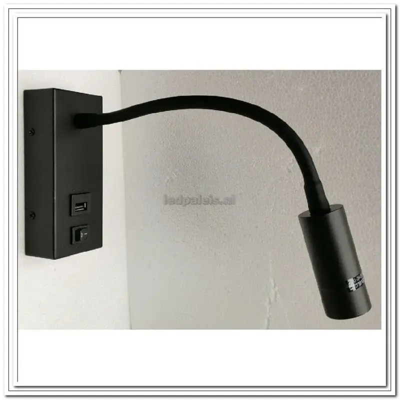 Foto 1 Wandspot LED met usb oplader zwart 3w 2700k rechthoek
