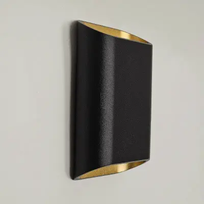 Foto van Wandlamp Bas zwart goud klein 15cm x 10cm dimbaar
