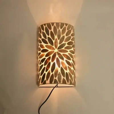 Foto van Wandlamp flower schelp goud 24x30