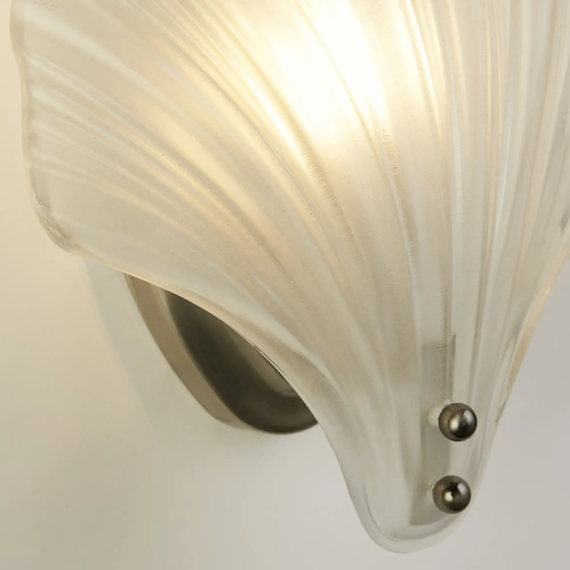 Foto 3 Shell 1Lt Wall Light, Satin Silver Metal &Frosted Glass IP44