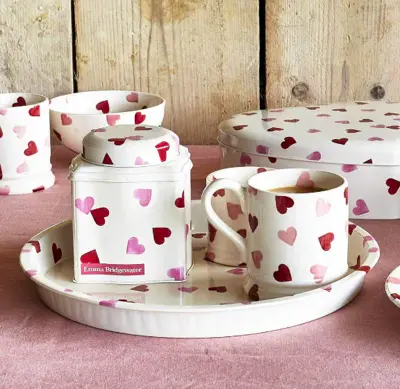 Foto van Pink Hearts Dome Lid Tin