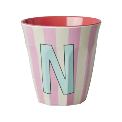 Foto van Melamine alfabet stripe Pink N