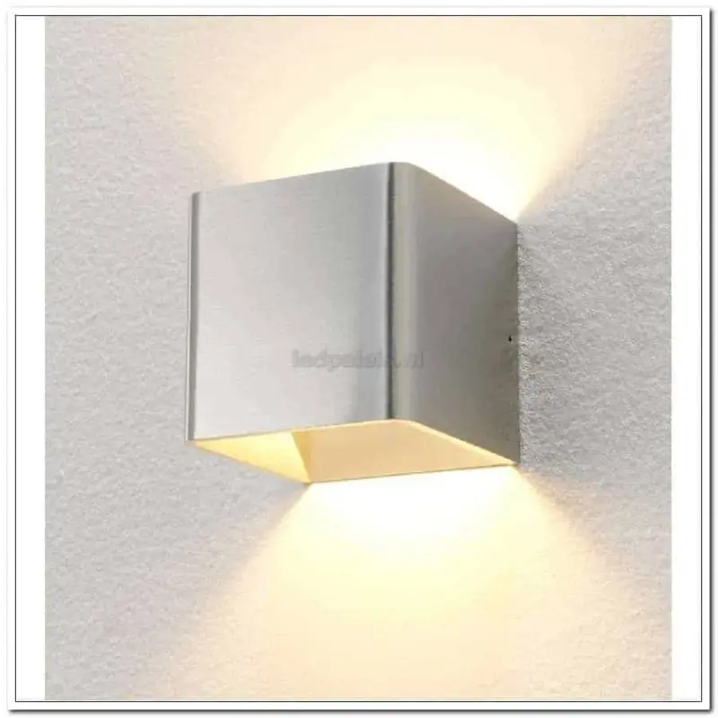 Foto 11 WL zwart/goud 1l "Fulda" 10x10x10cm LED 6W 2700K 500lm dimbaar