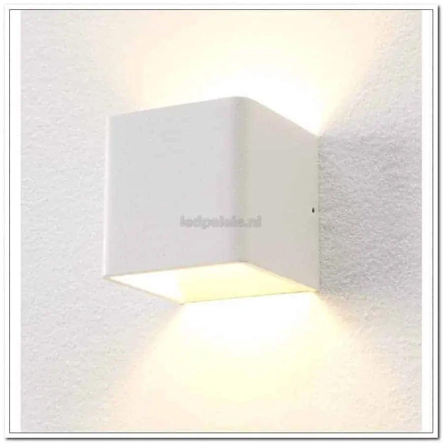 Foto 13 WL zwart/goud 1l "Fulda" 10x10x10cm LED 6W 2700K 500lm dimbaar