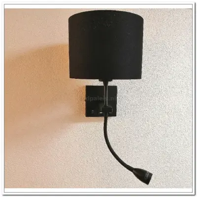 Foto van wandlamp led 3w e27 met USB oplader met zwarte kap