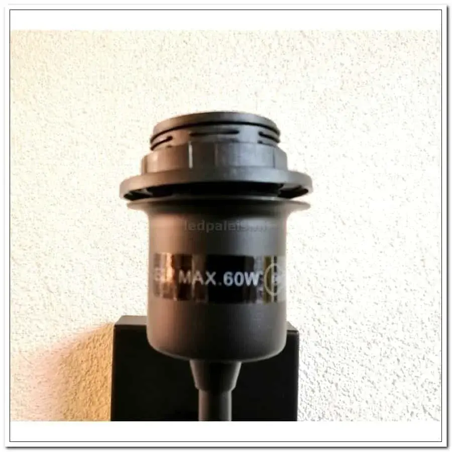 Foto 19 wandlamp led 3w e27 met USB oplader met zwarte kap