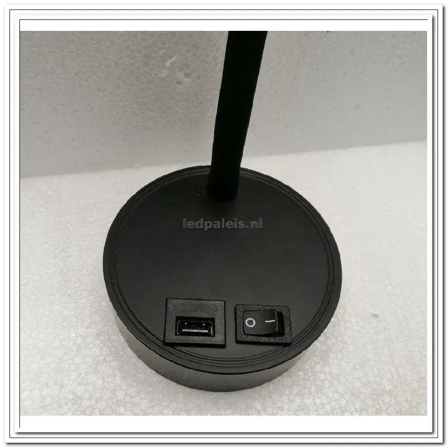 Foto 3 Wandspot LED met usb oplader zwart 3w 2700k rond