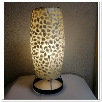 Foto van Tafellamp nachtkastlamp bedlamp Den Haag wit 29,5cm schelpenlamp