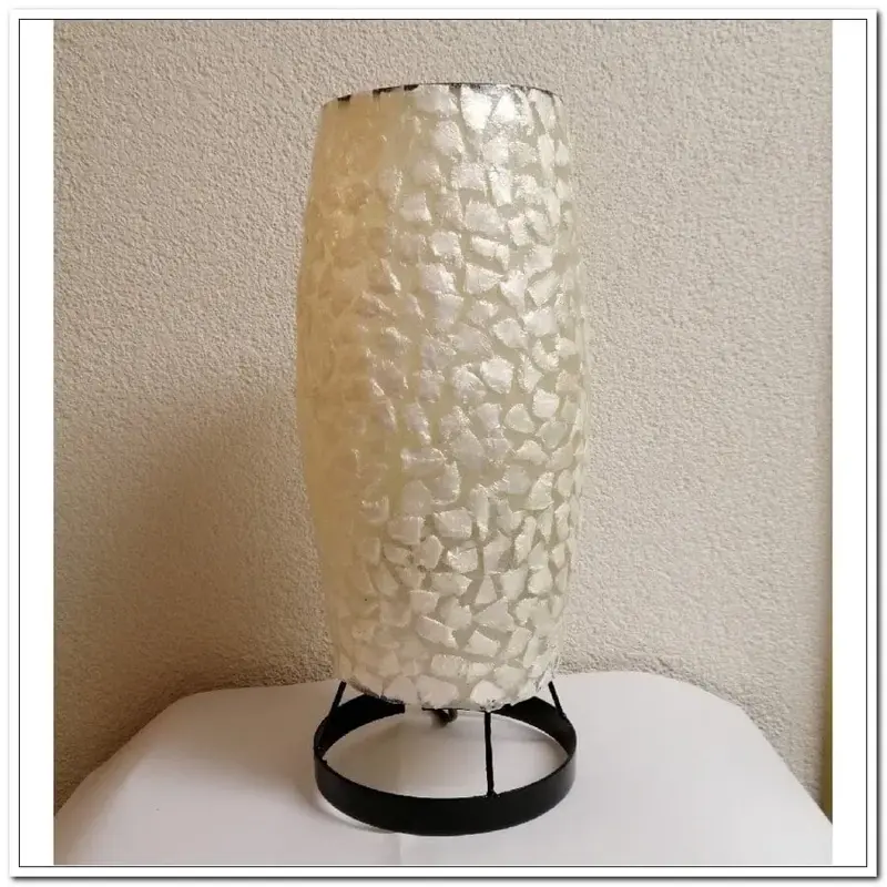 Foto 2 Tafellamp nachtkastlamp bedlamp Den Haag wit 35cm schelpenlamp