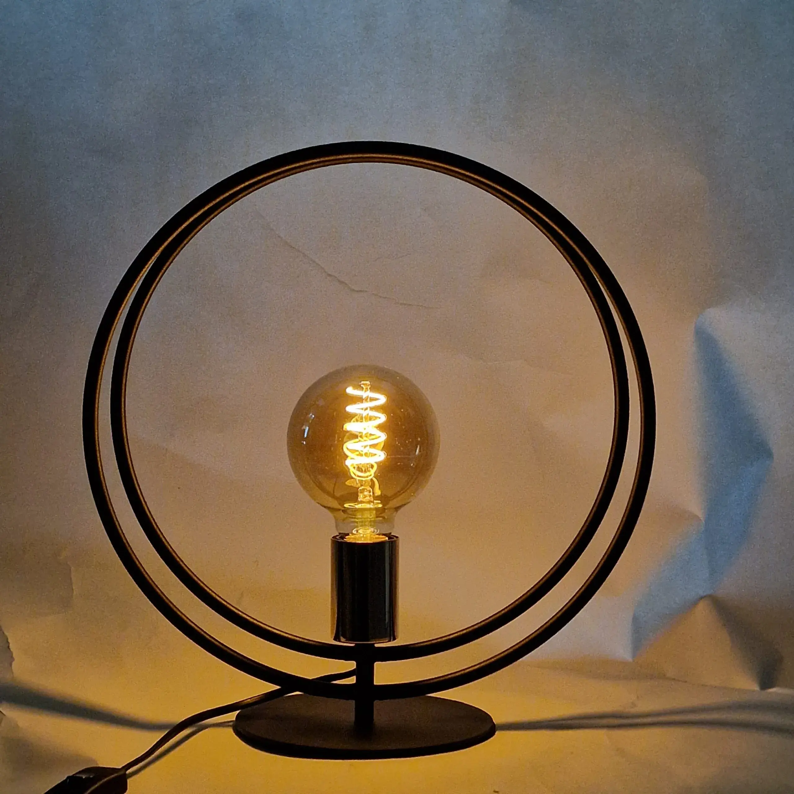 Foto 8 Tafellamp Ring Zwart Goud 34x36