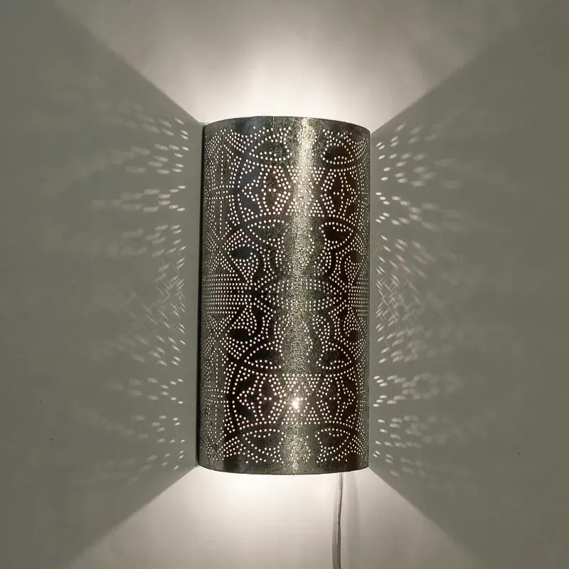 Foto 1 Oosterse filigrain wandlamp - half cilinder zilver