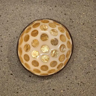 Foto van Kokosnoot bakje schelpen ingelegd rondjes