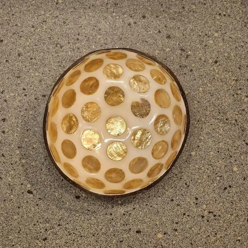 Foto 1 Kokosnoot bakje schelpen ingelegd rondjes