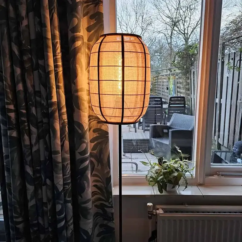 Foto 3 vloerlamp hout Jute