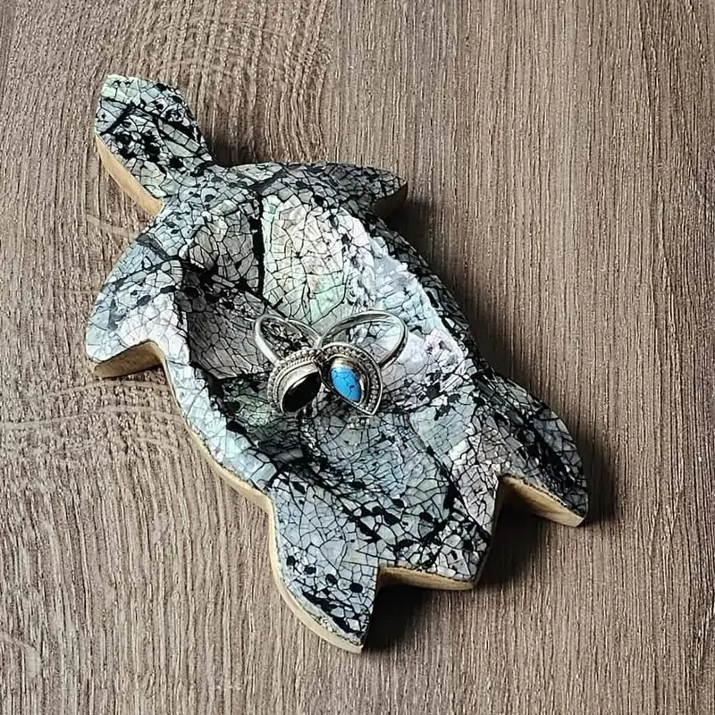 Foto 2 Houten bakje schilpad met schelp volledig