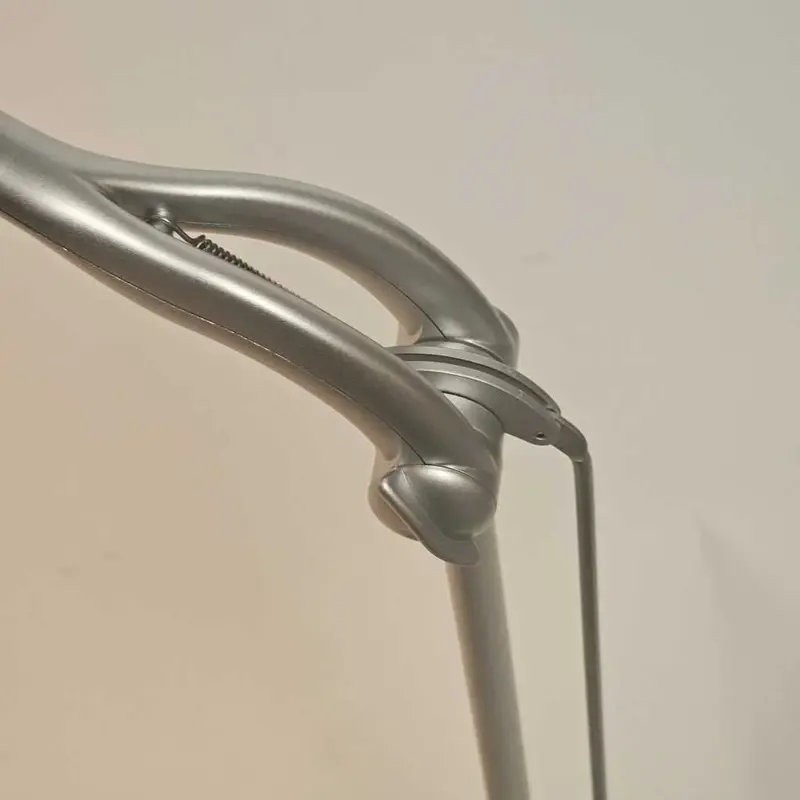 Foto 8 klemlamp bureaulamp zilver zwart G9 LED 3 standen